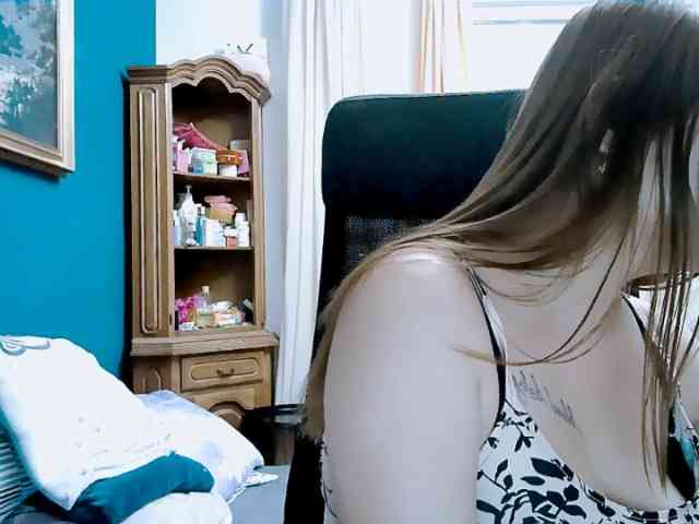 GoddessMia webcam