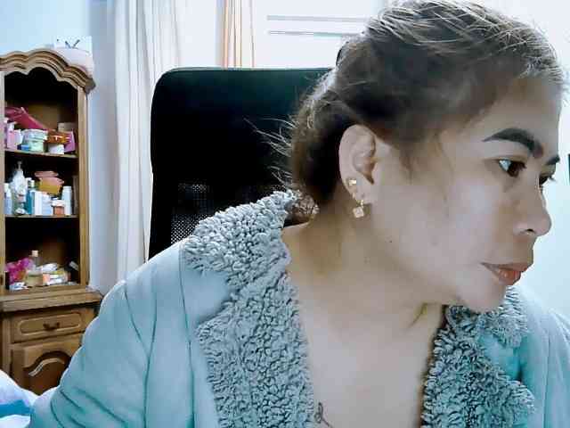 GoddessMia webcam