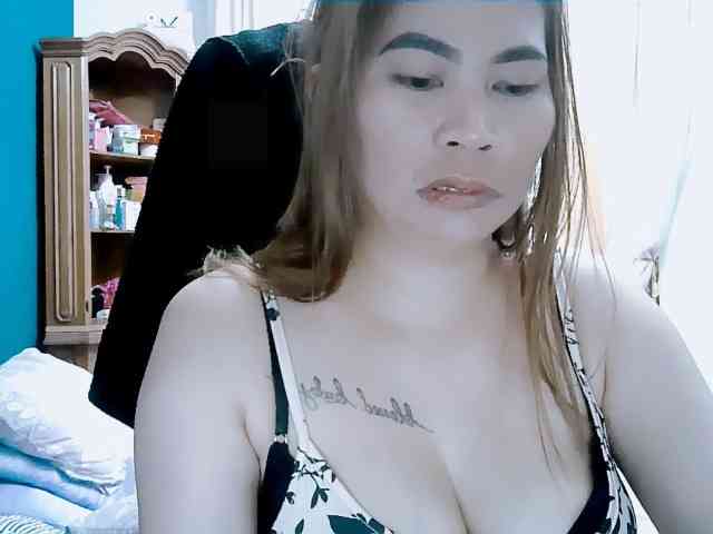 GoddessMia webcam