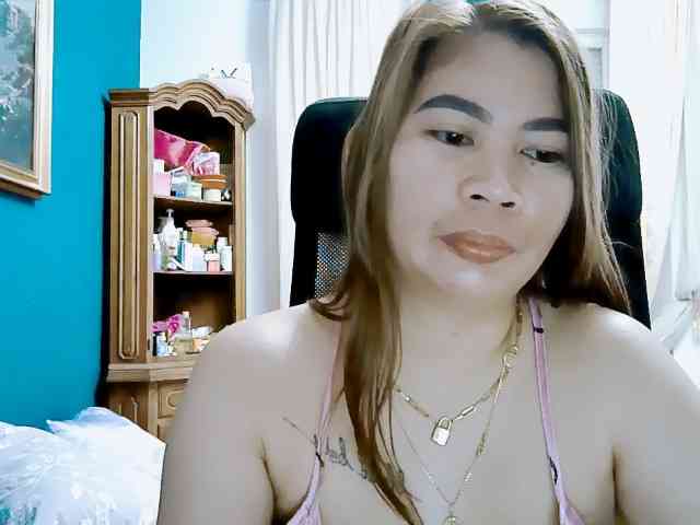 GoddessMia webcam