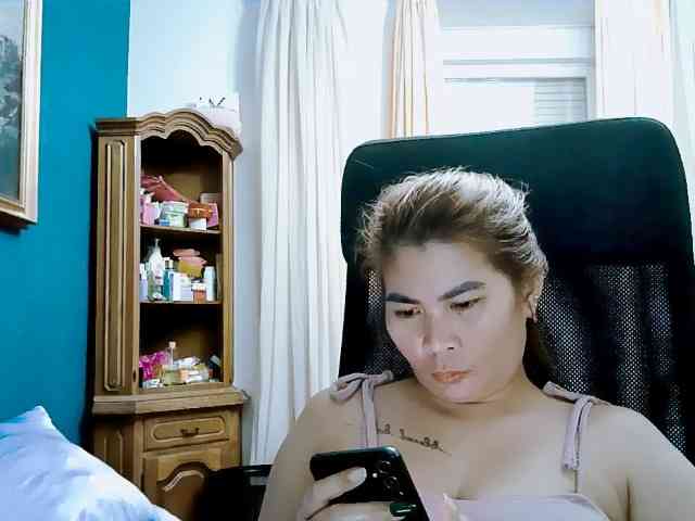GoddessMia webcam