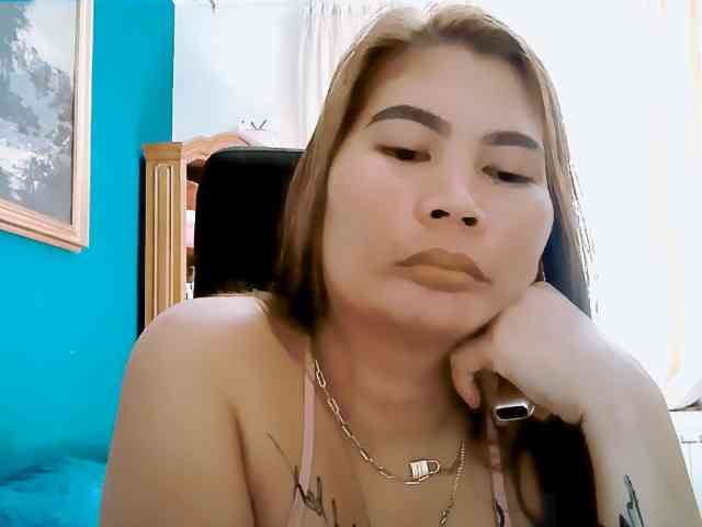 GoddessMia webcam