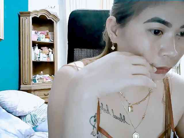 GoddessMia webcam