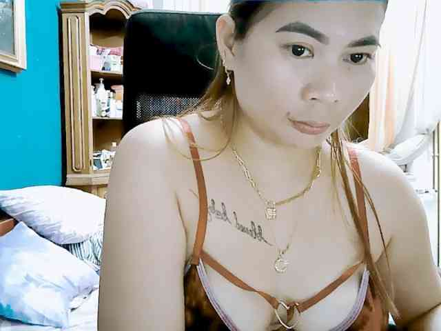 GoddessMia webcam