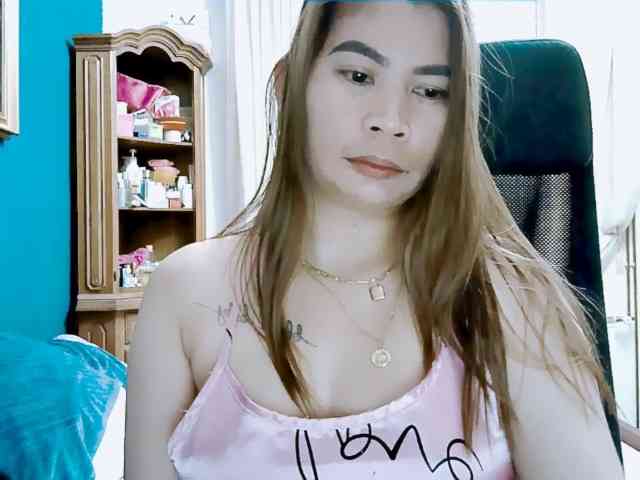 GoddessMia webcam