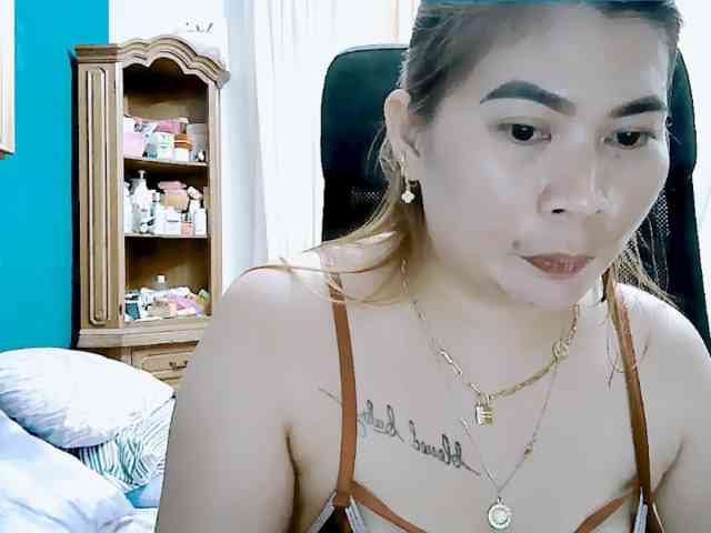 GoddessMia webcam