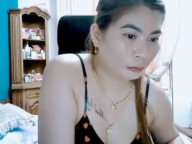 GoddessMia webcam