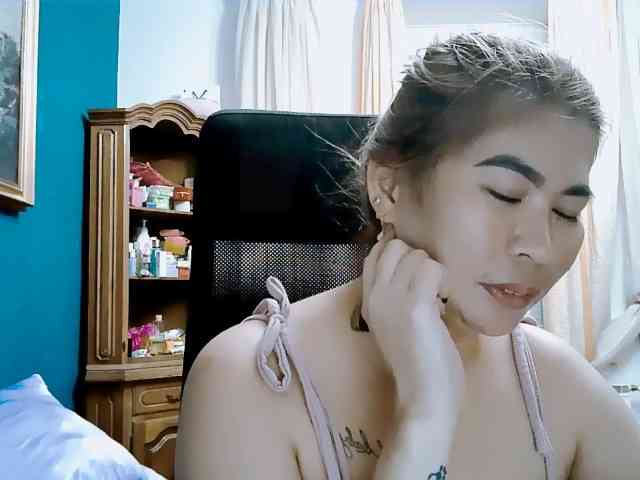 GoddessMia webcam