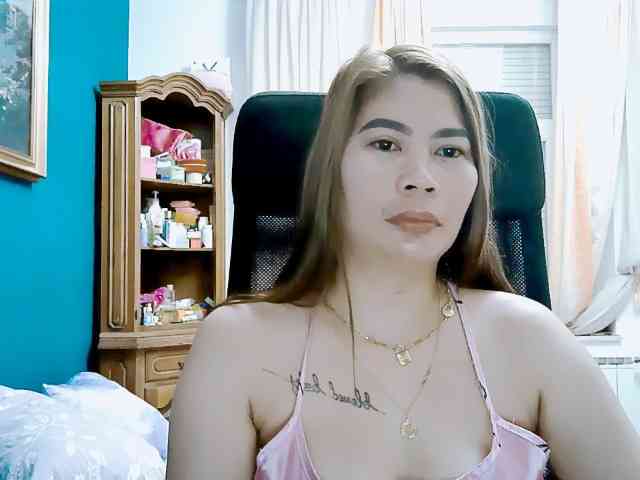 GoddessMia webcam