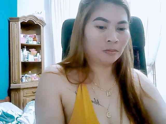 GoddessMia webcam