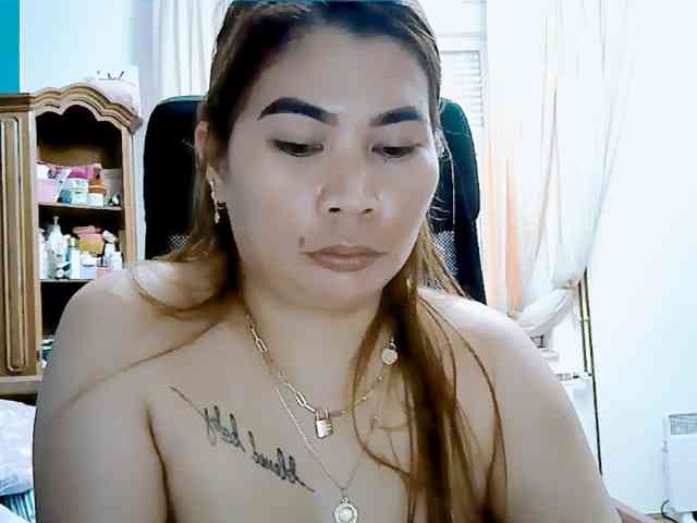 GoddessMia webcam