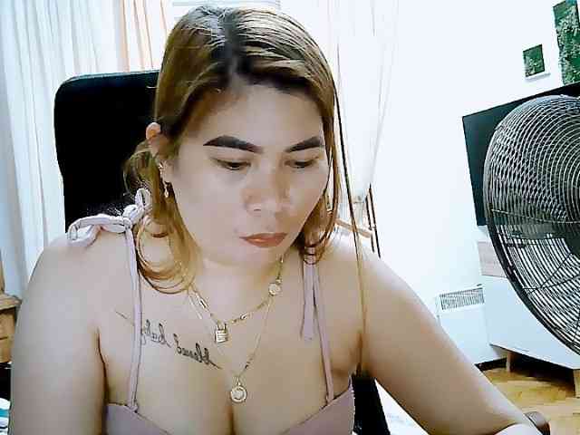 GoddessMia webcam