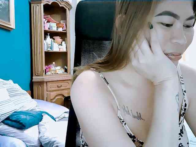 GoddessMia webcam