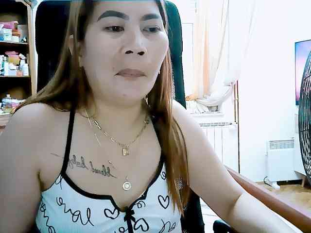 GoddessMia webcam
