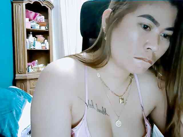 GoddessMia webcam