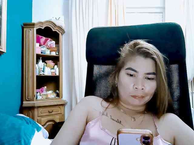 GoddessMia webcam