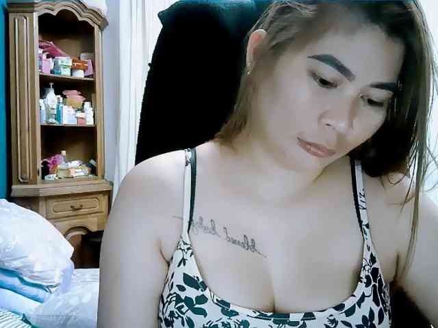 GoddessMia webcam