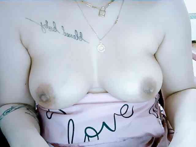 GoddessMia webcam