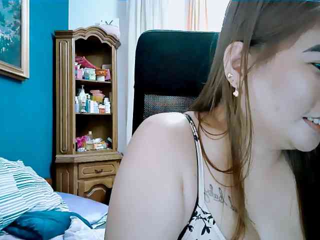 GoddessMia webcam