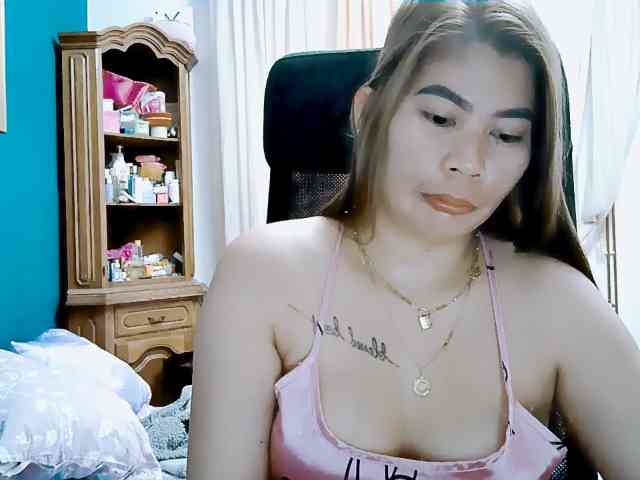 GoddessMia webcam