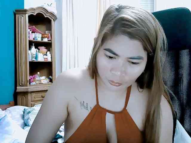 GoddessMia webcam