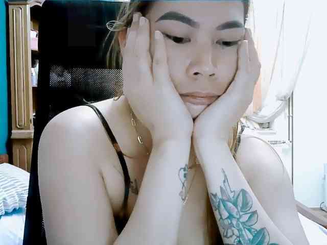 GoddessMia webcam