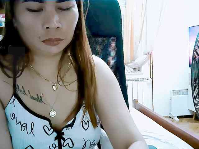 GoddessMia webcam