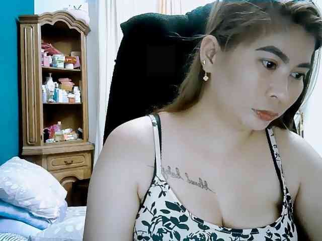 GoddessMia webcam