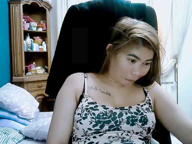 GoddessMia webcam