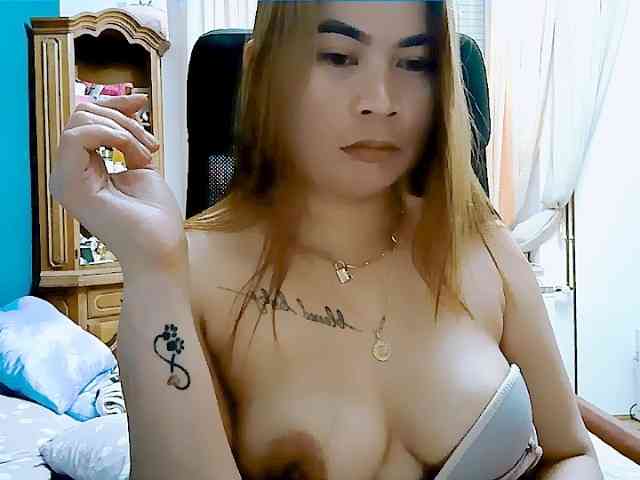 GoddessMia webcam
