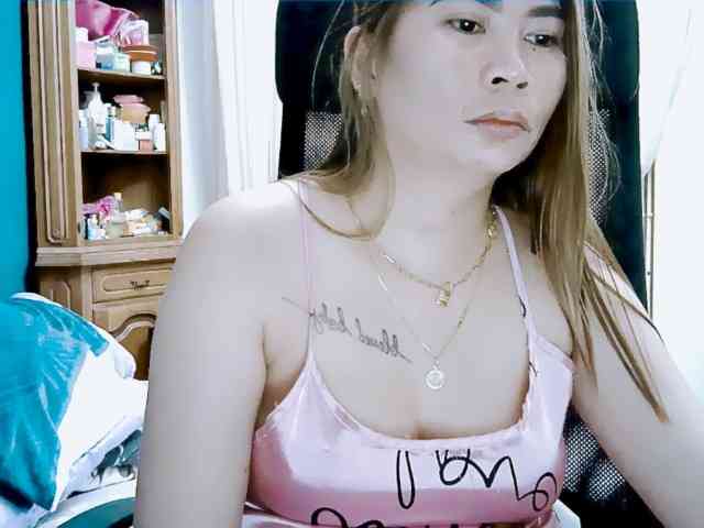GoddessMia webcam