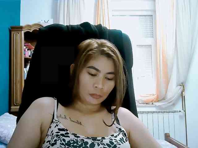 GoddessMia webcam
