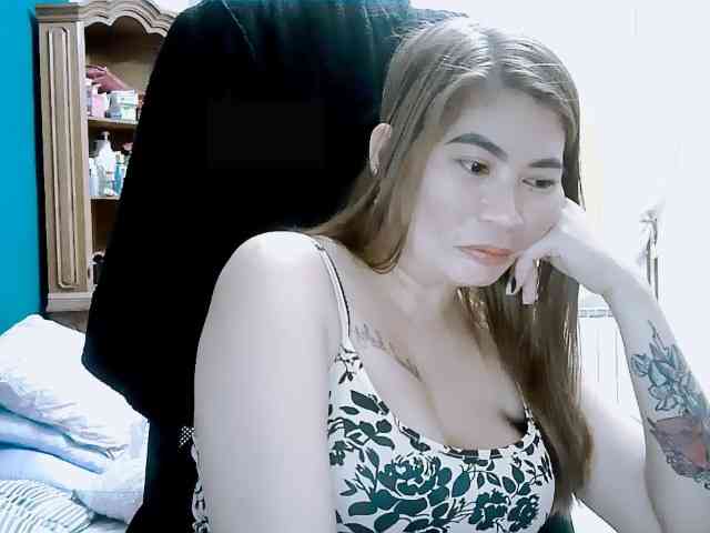 GoddessMia webcam