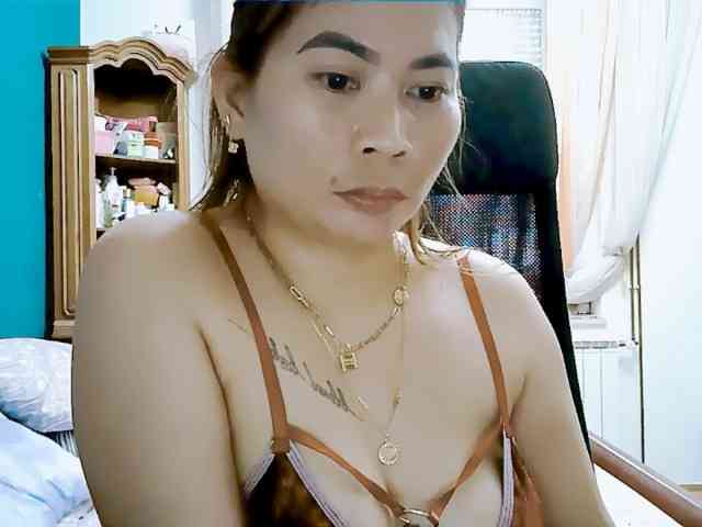 GoddessMia webcam