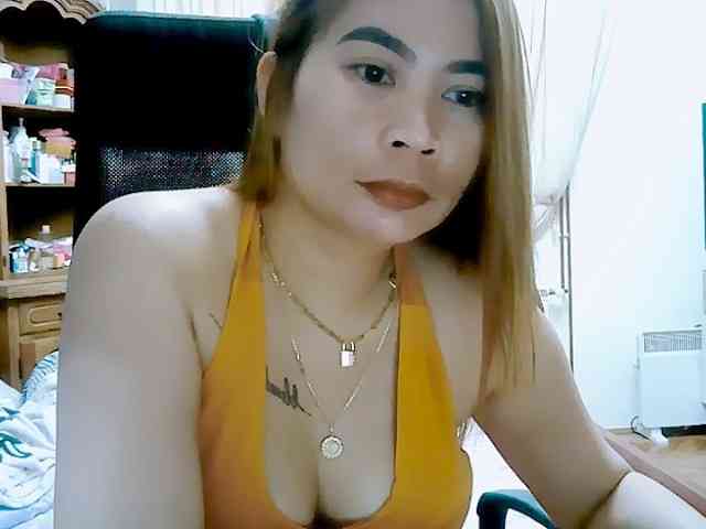 GoddessMia webcam
