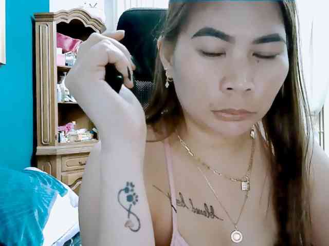 GoddessMia webcam