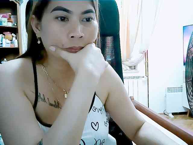 GoddessMia webcam