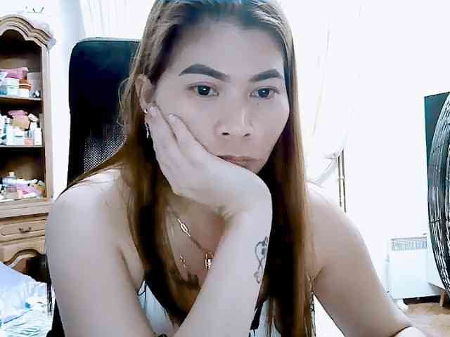 GoddessMia webcam