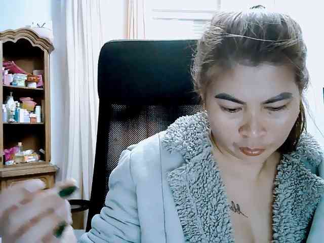 GoddessMia webcam