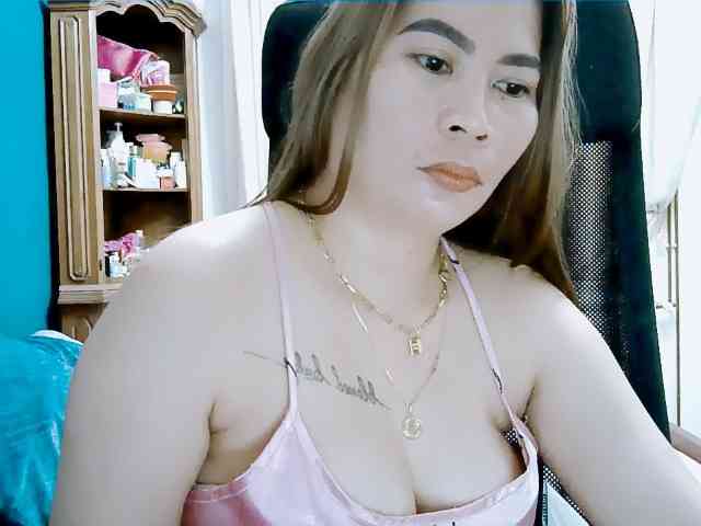 GoddessMia webcam