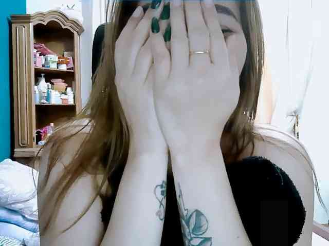 GoddessMia webcam