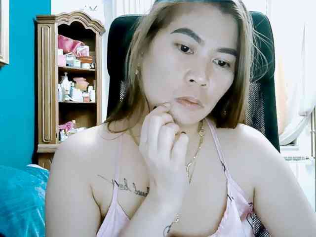 GoddessMia webcam