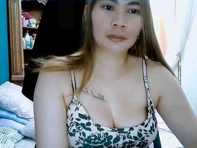 GoddessMia webcam