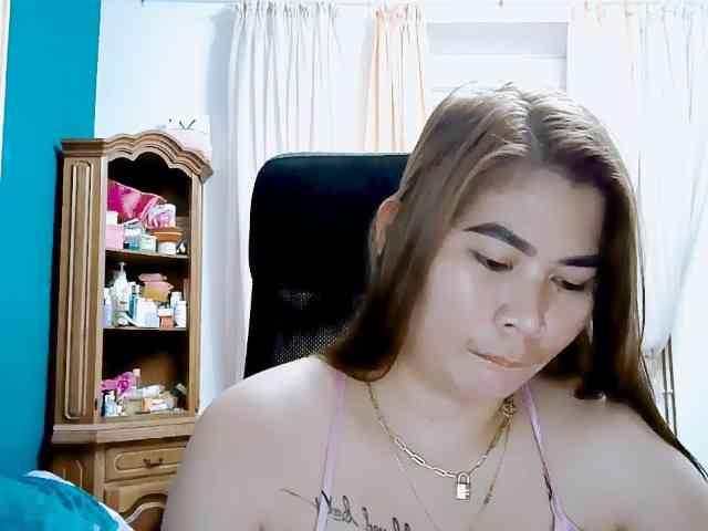 GoddessMia webcam