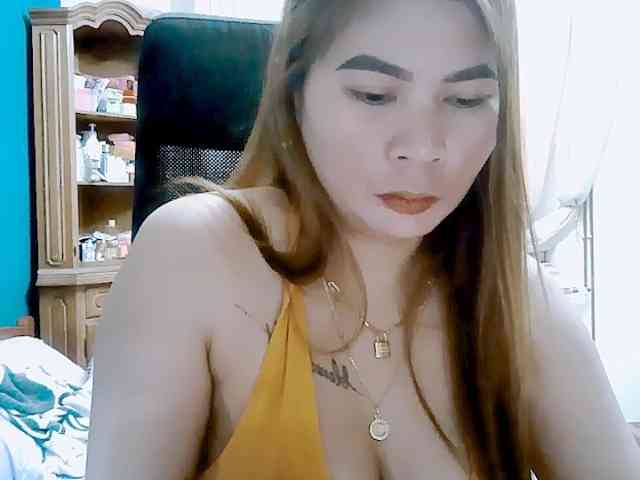 GoddessMia webcam