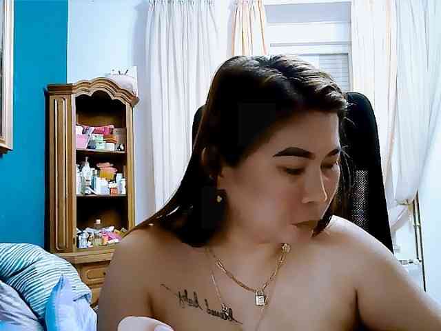GoddessMia webcam