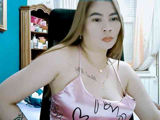 GoddessMia webcam