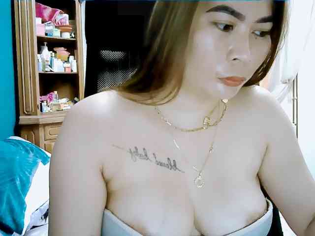 GoddessMia webcam