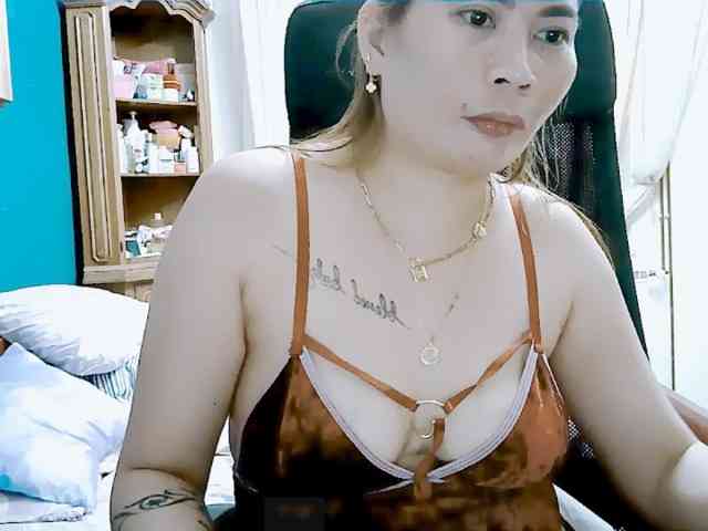 GoddessMia webcam