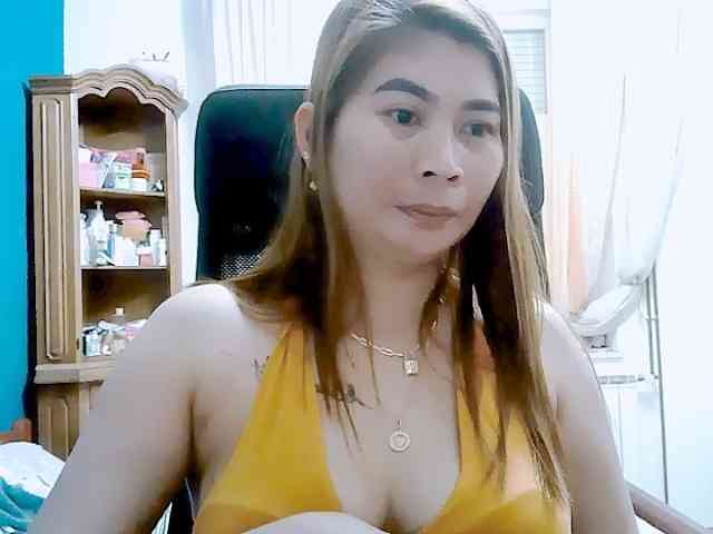 GoddessMia webcam